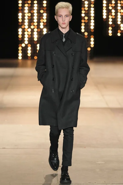 Look 28